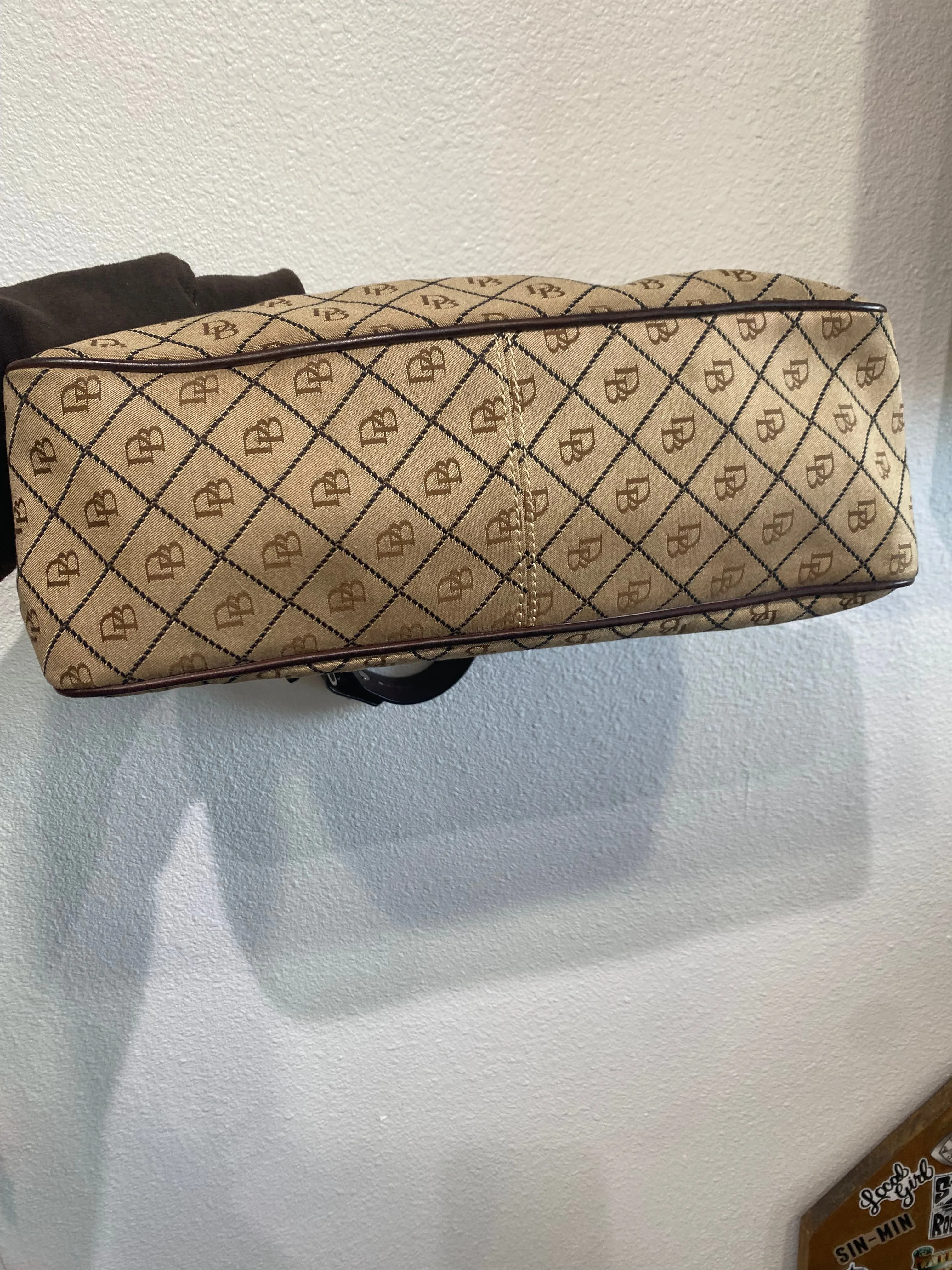 Dooney & Bourke